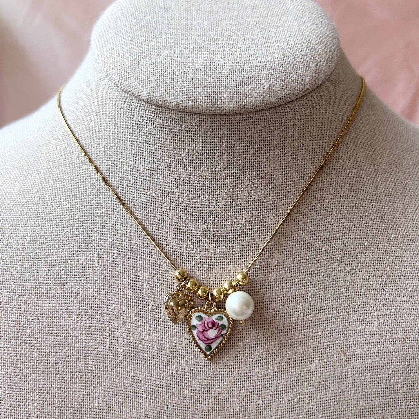 Pearly Emi Necklace
