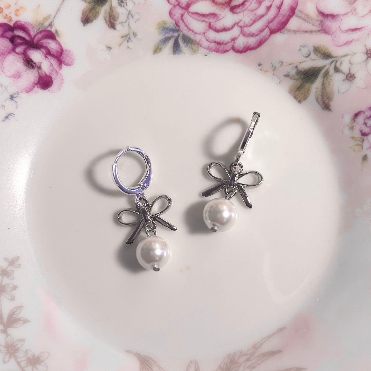 Pearly Ribbon Silver Hoop Earrings