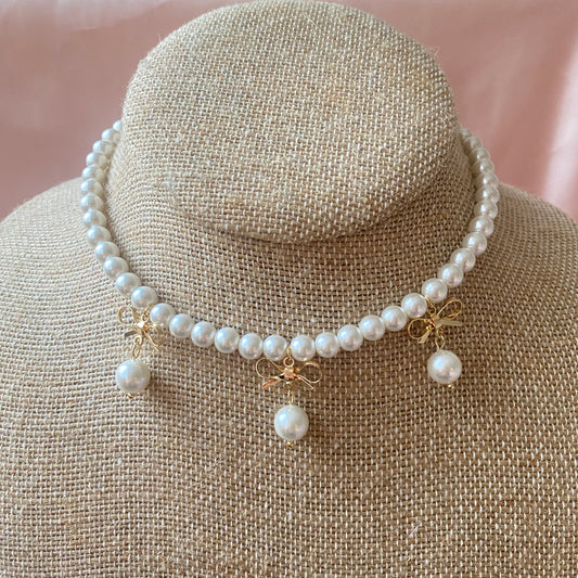 Pearly Ribbon Necklace