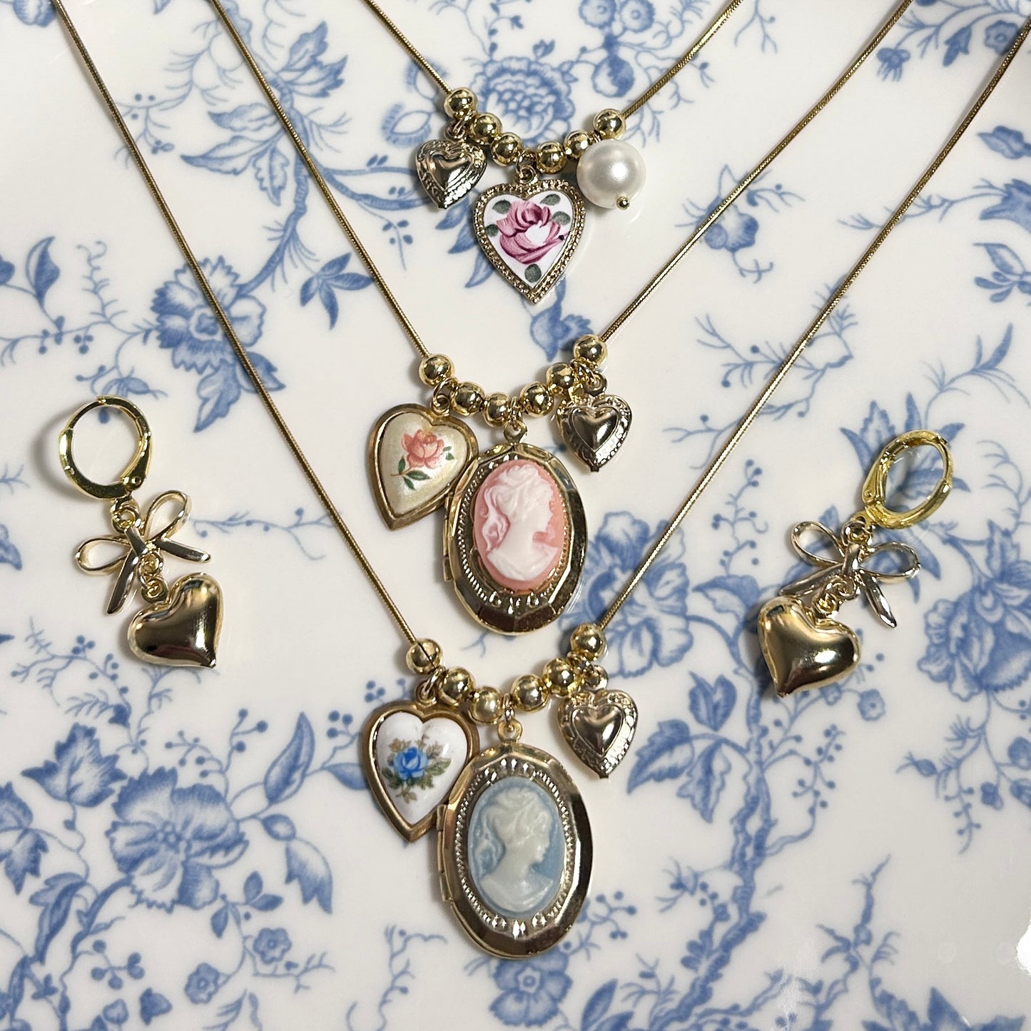 Pearly Emi Necklace