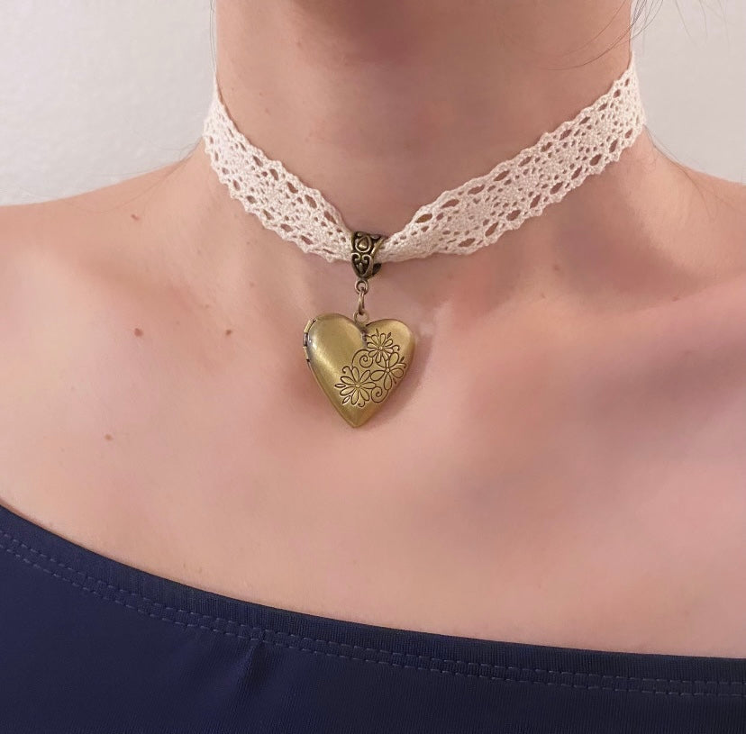 Heart Rocket Lace Choker