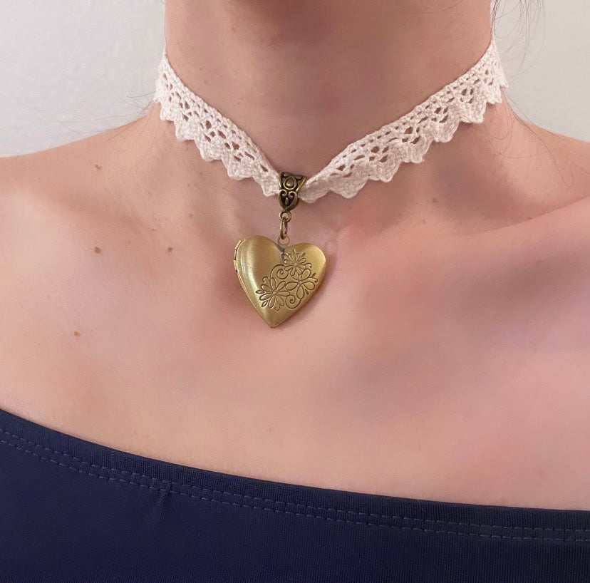 Heart Rocket Lace Choker