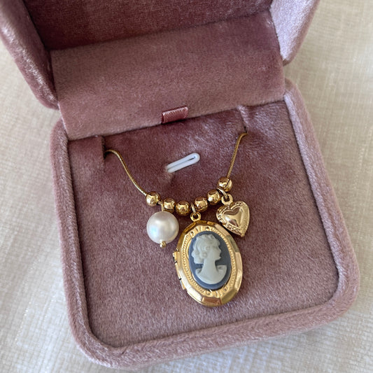 Eleanora Pearl Necklace