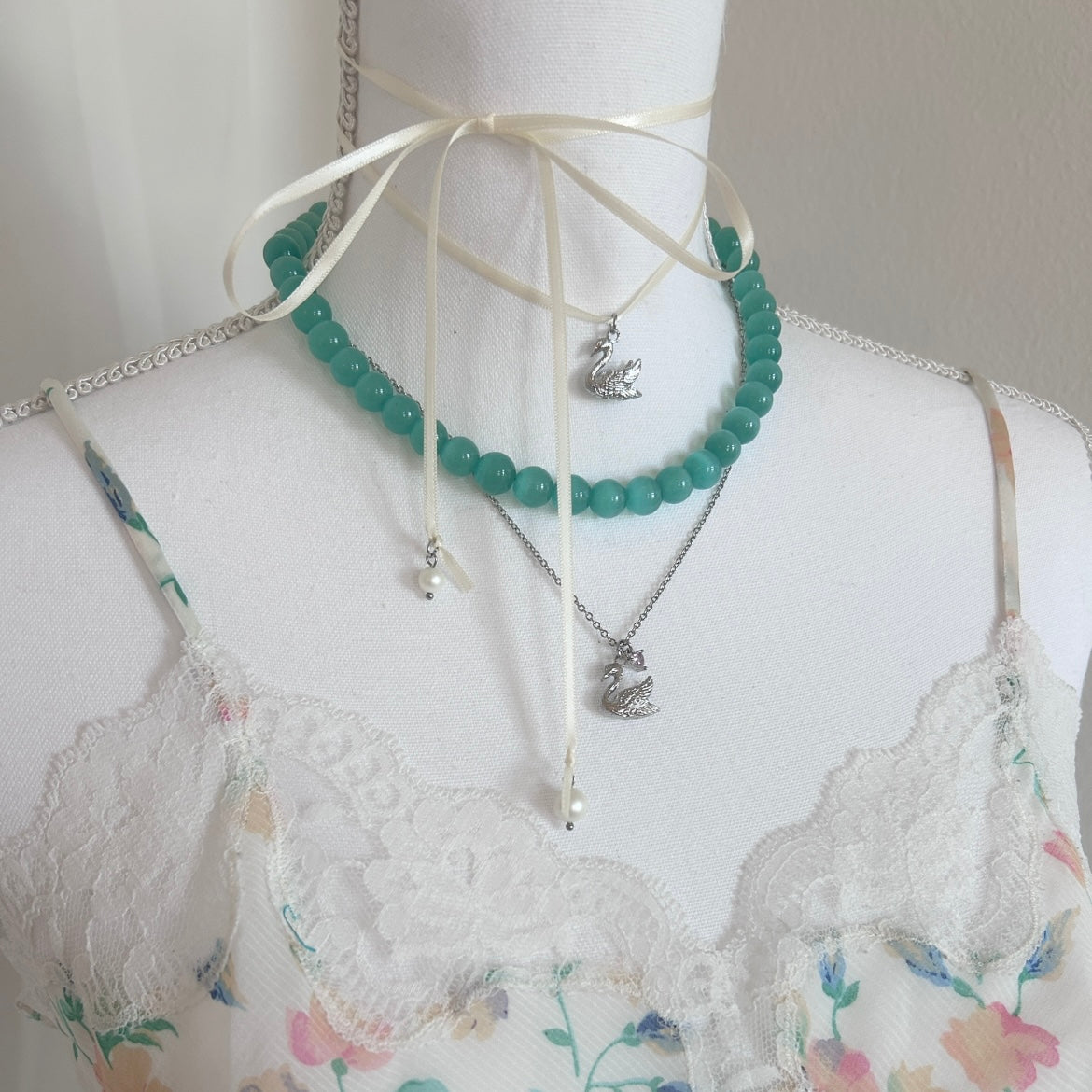 Swan Cream Ribbon Necklace