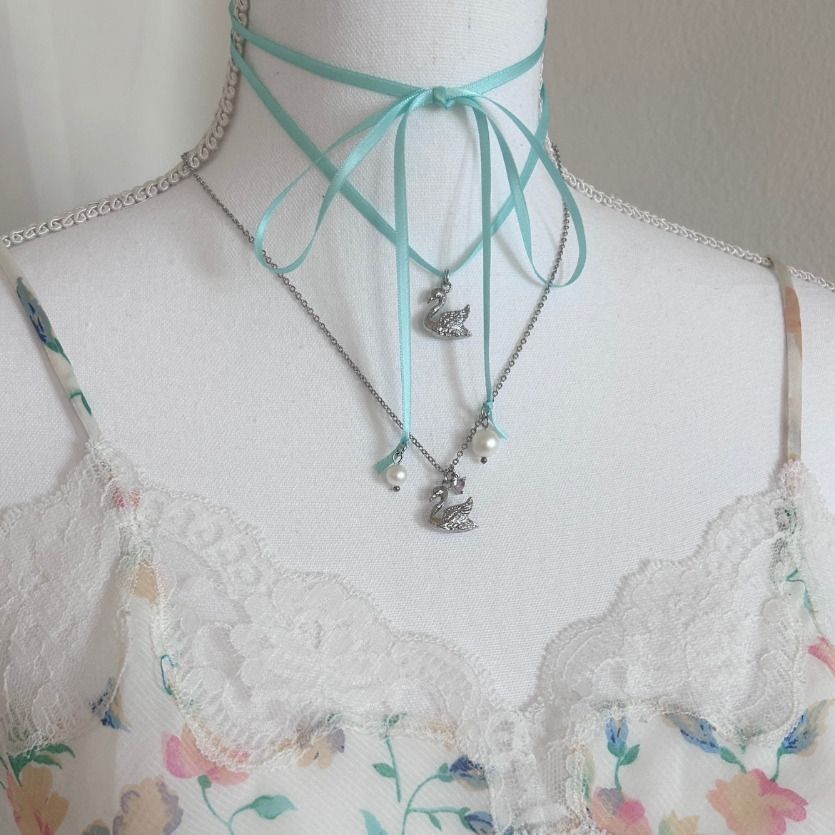 Swan Mint Ribbon Necklace
