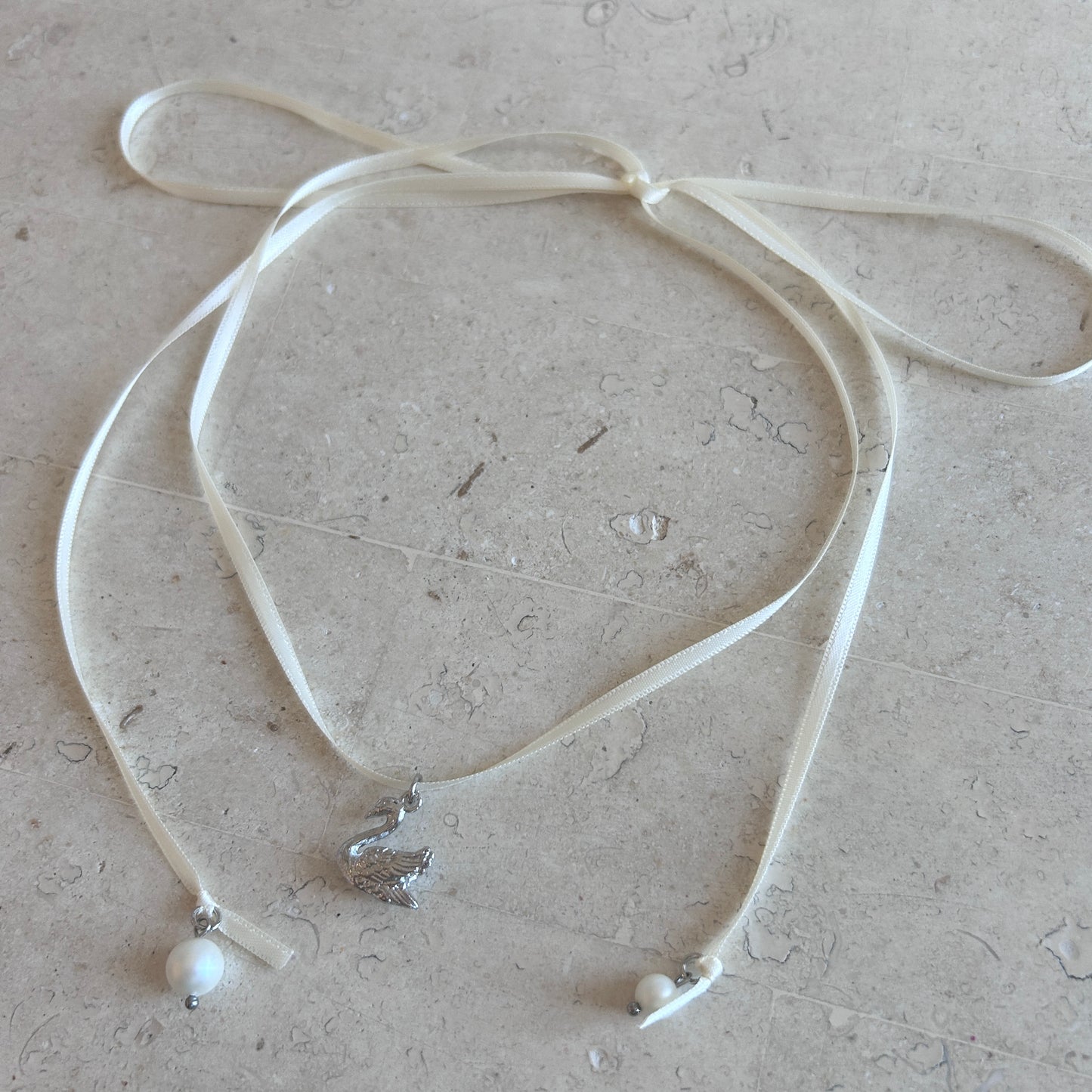Swan Cream Ribbon Necklace